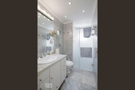 Apartamento à venda com 180m², 4 quartos e 2 vagas Apartamento à venda com 180m², 4 quartos e 2 vagasBanheiro da Suite 3