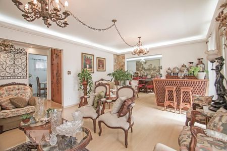 Apartamento à venda com 180m², 4 quartos e 2 vagas Apartamento à venda com 180m², 4 quartos e 2 vagasSala