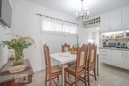 Apartamento à venda com 180m², 4 quartos e 2 vagas Apartamento à venda com 180m², 4 quartos e 2 vagasCopa
