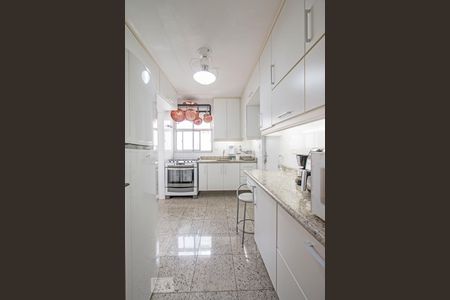 Apartamento à venda com 180m², 4 quartos e 2 vagas Apartamento à venda com 180m², 4 quartos e 2 vagasCopa