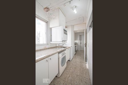 Apartamento à venda com 180m², 4 quartos e 2 vagas Apartamento à venda com 180m², 4 quartos e 2 vagasLavanderia