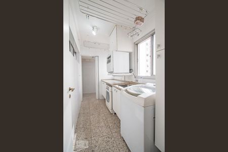 Apartamento à venda com 180m², 4 quartos e 2 vagas Apartamento à venda com 180m², 4 quartos e 2 vagasLavanderia