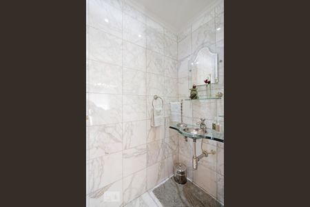 Apartamento à venda com 180m², 4 quartos e 2 vagas Apartamento à venda com 180m², 4 quartos e 2 vagasLavabo