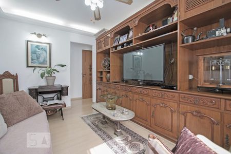 Apartamento à venda com 180m², 4 quartos e 2 vagas Apartamento à venda com 180m², 4 quartos e 2 vagasSala de TV