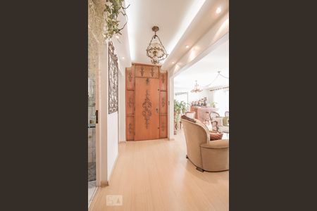 Apartamento à venda com 180m², 4 quartos e 2 vagas Apartamento à venda com 180m², 4 quartos e 2 vagasHall de Entrada