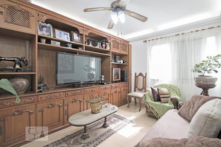 Apartamento à venda com 180m², 4 quartos e 2 vagas Apartamento à venda com 180m², 4 quartos e 2 vagasSala de TV