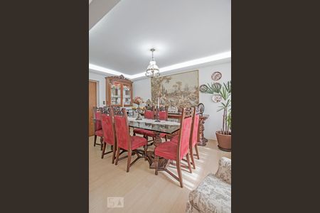 Apartamento à venda com 180m², 4 quartos e 2 vagas Apartamento à venda com 180m², 4 quartos e 2 vagasSala de Jantar
