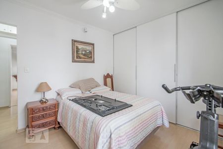Apartamento à venda com 180m², 4 quartos e 2 vagas Apartamento à venda com 180m², 4 quartos e 2 vagasSuite 3