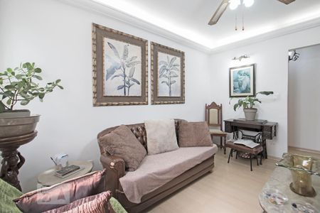 Apartamento à venda com 180m², 4 quartos e 2 vagas Apartamento à venda com 180m², 4 quartos e 2 vagasSala de TV