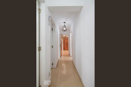 Apartamento à venda com 180m², 4 quartos e 2 vagas Apartamento à venda com 180m², 4 quartos e 2 vagasHall dos Quartos