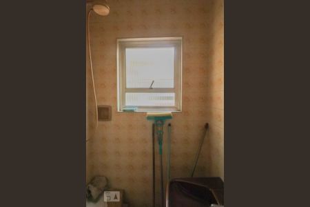 Casa à venda com 222m², 3 quartos e 4 vagasBanheiro de Serviço