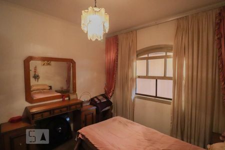 Casa à venda com 222m², 3 quartos e 4 vagasDormitório 2