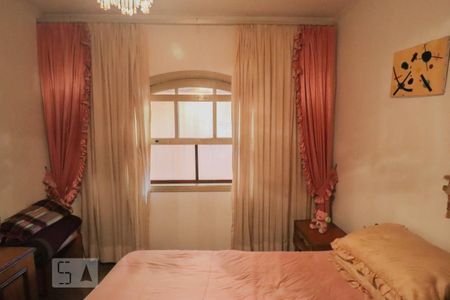 Casa à venda com 222m², 3 quartos e 4 vagasDormitório 2