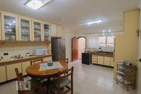 Casa à venda com 222m², 3 quartos e 4 vagasCozinha