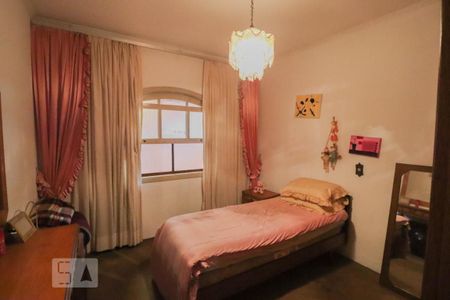 Casa à venda com 222m², 3 quartos e 4 vagasDormitório 2