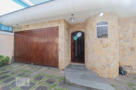 Casa à venda com 222m², 3 quartos e 4 vagasFachada