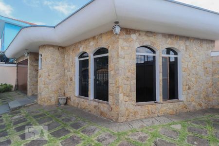 Casa à venda com 222m², 3 quartos e 4 vagasFachada