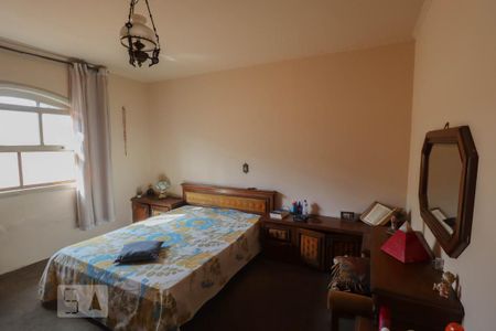 Casa à venda com 222m², 3 quartos e 4 vagasSuíte 1