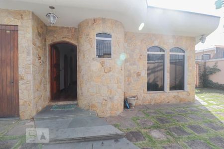 Casa à venda com 222m², 3 quartos e 4 vagasFachada