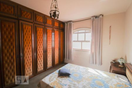 Casa à venda com 222m², 3 quartos e 4 vagasSuíte