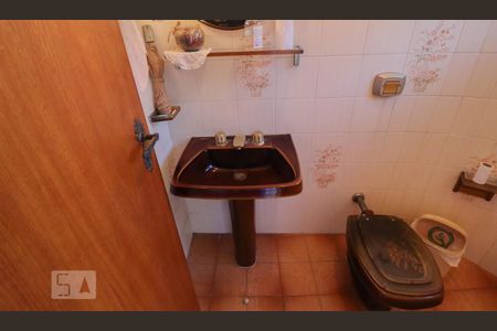 Casa à venda com 222m², 3 quartos e 4 vagasLavabo