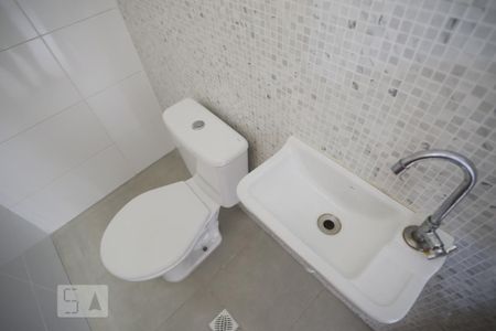 Casa para alugar com 35m², 1 quarto e 1 vagaBanheiro do corredor da Sala