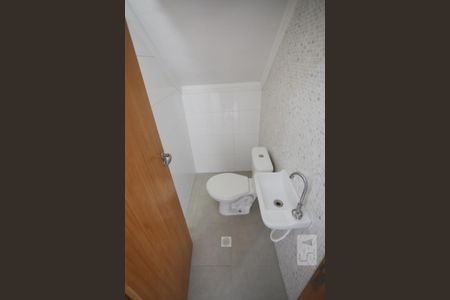 Casa para alugar com 35m², 1 quarto e 1 vagaBanheiro do corredor da Sala
