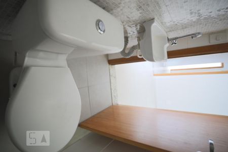Casa para alugar com 35m², 1 quarto e 1 vagaBanheiro do corredor da Sala