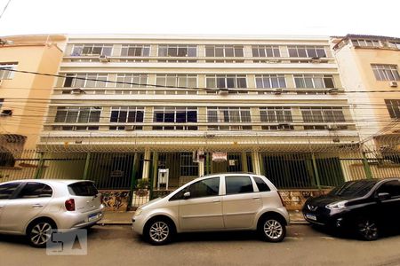 Apartamento à venda com 65m², 2 quartos e 1 vagaFachada