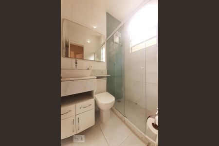 Apartamento à venda com 65m², 2 quartos e 1 vagaBanheiro Social