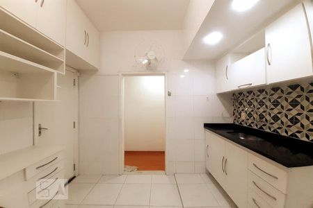 Apartamento à venda com 65m², 2 quartos e 1 vagaCozinha