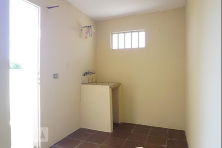 Casa para alugar com 70m², 2 quartos e 1 vaga Casa para alugar com 70m², 2 quartos e 1 vagaÁrea de Serviço