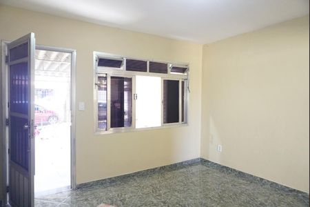 Sala de casa para alugar com 2 quartos, 70m² em Cidade Antônio Estêvão de Carvalho, São Paulo
