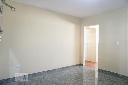 Sala de casa para alugar com 2 quartos, 70m² em Cidade Antônio Estêvão de Carvalho, São Paulo
