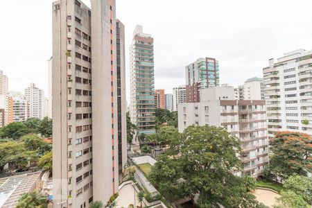 Apartamento à venda com 170m², 2 quartos e 3 vagasVista da Suíte 2