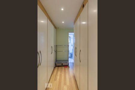 Apartamento à venda com 170m², 2 quartos e 3 vagasCloset da Suíte 2