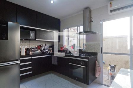 Casa de condomínio à venda com 100m², 2 quartos e 2 vagasCozinha