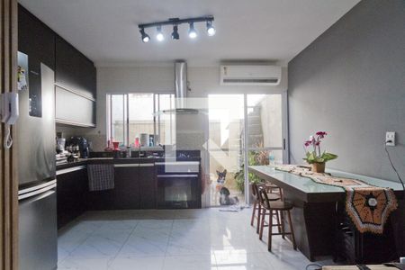 Casa de condomínio à venda com 100m², 2 quartos e 2 vagasCozinha