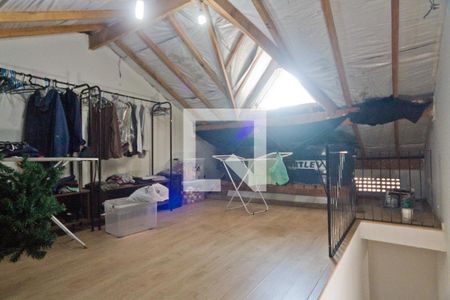 Casa de condomínio à venda com 100m², 2 quartos e 2 vagasSótão