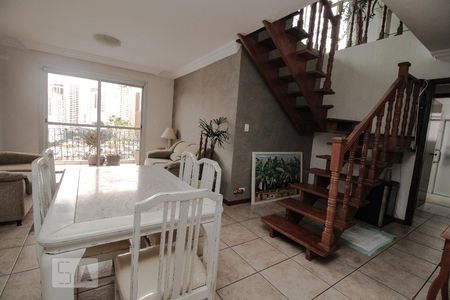 Apartamento à venda com 244m², 4 quartos e 2 vagasSala