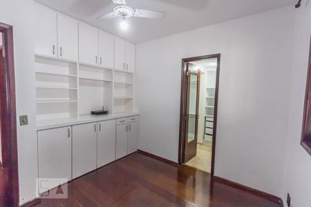 Casa de condomínio à venda com 269m², 4 quartos e 3 vagasSuíte