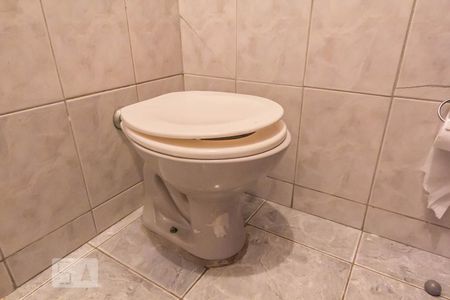 Casa de condomínio à venda com 269m², 4 quartos e 3 vagasLavabo