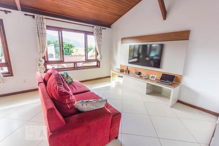 Casa de condomínio à venda com 269m², 4 quartos e 3 vagasSala 2