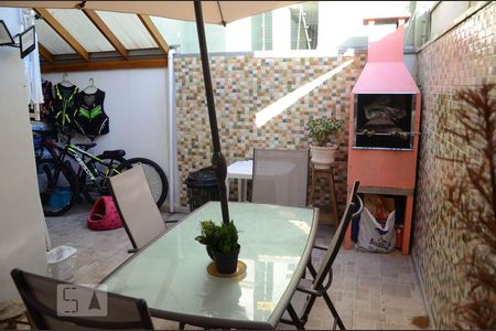 Casa à venda com 144m², 3 quartos e 2 vagasChurrasqueira