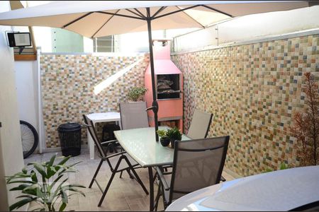 Casa à venda com 144m², 3 quartos e 2 vagasChurrasqueira