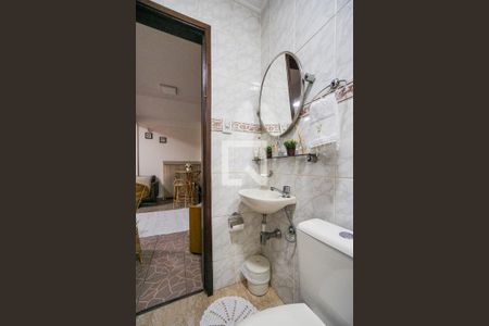 Casa à venda com 250m², 3 quartos e 3 vagasBanheiro social 2