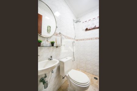 Casa à venda com 250m², 3 quartos e 3 vagasBanheiro social 2