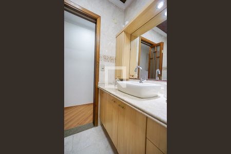 Casa à venda com 250m², 3 quartos e 3 vagasBanheiro social 1