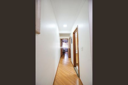 Casa à venda com 250m², 3 quartos e 3 vagasCorredor dos quartos