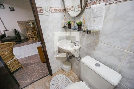 Casa à venda com 250m², 3 quartos e 3 vagasBanheiro social 2